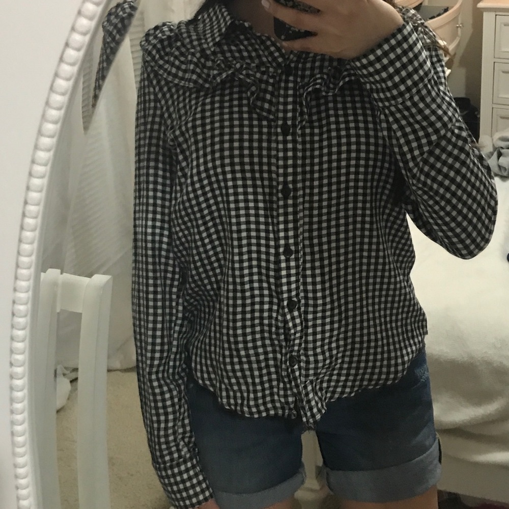 F21 plaid long sleeve ruffed shirt size: small